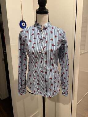 Brooks Brothers Ladies Blue/White Button Down with Rose Print EUC